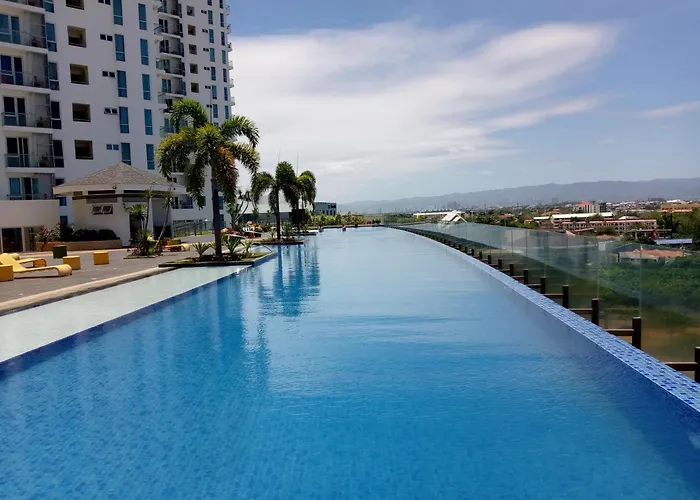 Mactan Newtown Deluxe 8 Boulevard * Punta Engaño