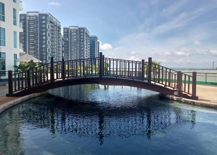 Mactan Newtown Deluxe 8 Boulevard *